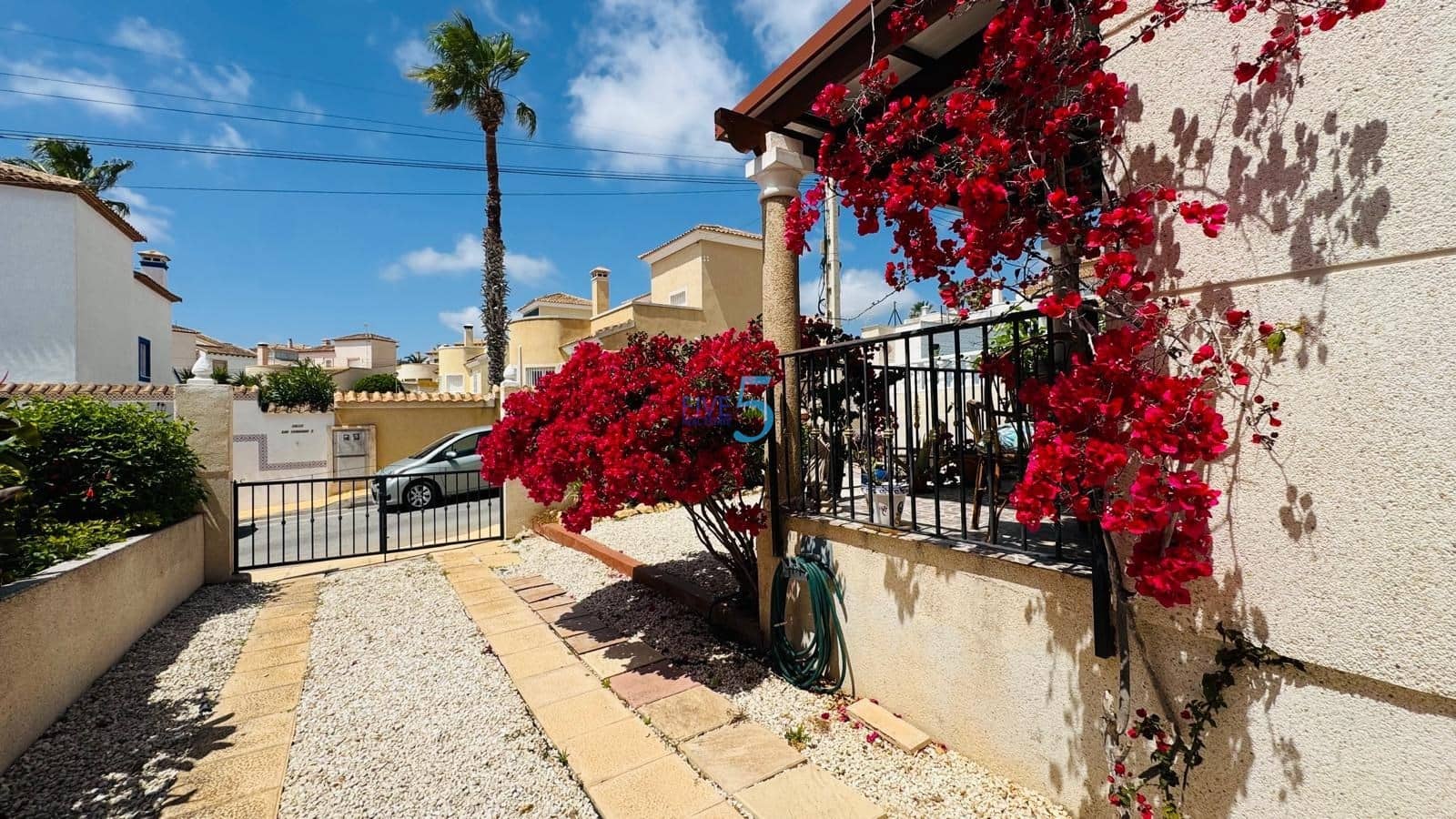 3 Zimmer Villa zu verkaufen in Villamartin mit Garage - 225.000 € (Ref: 9805278)