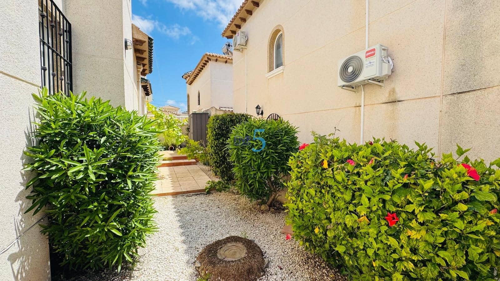 3 Zimmer Villa zu verkaufen in Villamartin mit Garage - 225.000 € (Ref: 9805278)