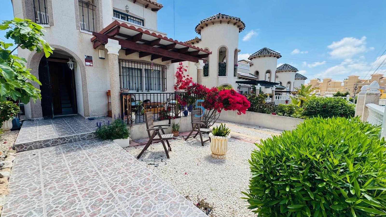3 Zimmer Villa zu verkaufen in Villamartin mit Garage - 225.000 € (Ref: 9805278)
