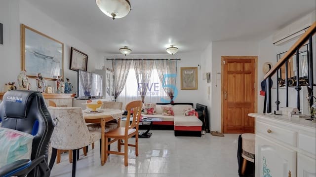 3 makuuhuone Huvila myytävänä paikassa Villamartin, Orihuela mukana 
autotalli - 225 000 € (Ref: 9805278)