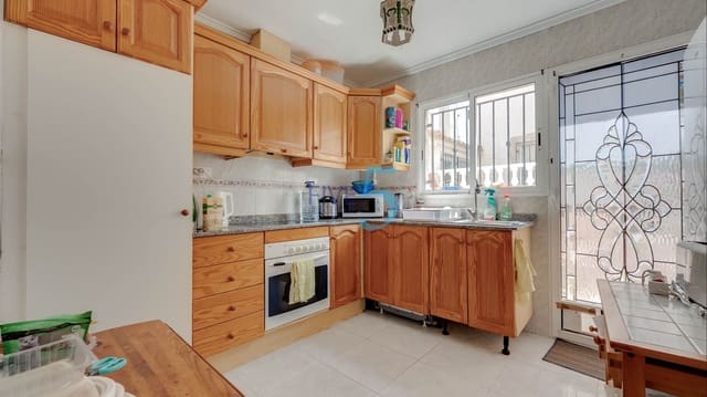 3 makuuhuone Huvila myytävänä paikassa Villamartin, Orihuela mukana 
autotalli - 225 000 € (Ref: 9805278)