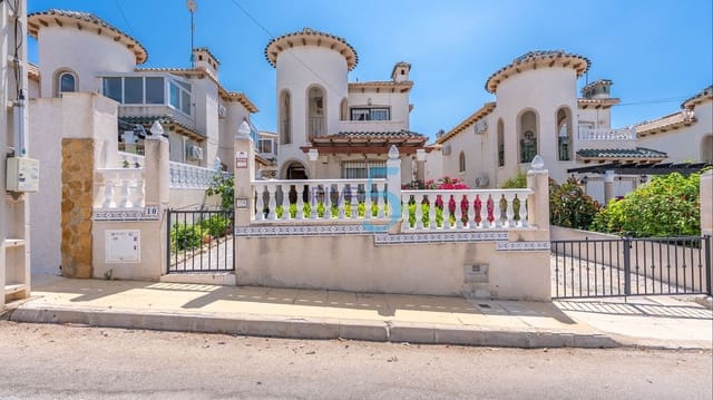 3 makuuhuone Huvila myytävänä paikassa Villamartin, Orihuela mukana 
autotalli - 225 000 € (Ref: 9805278)