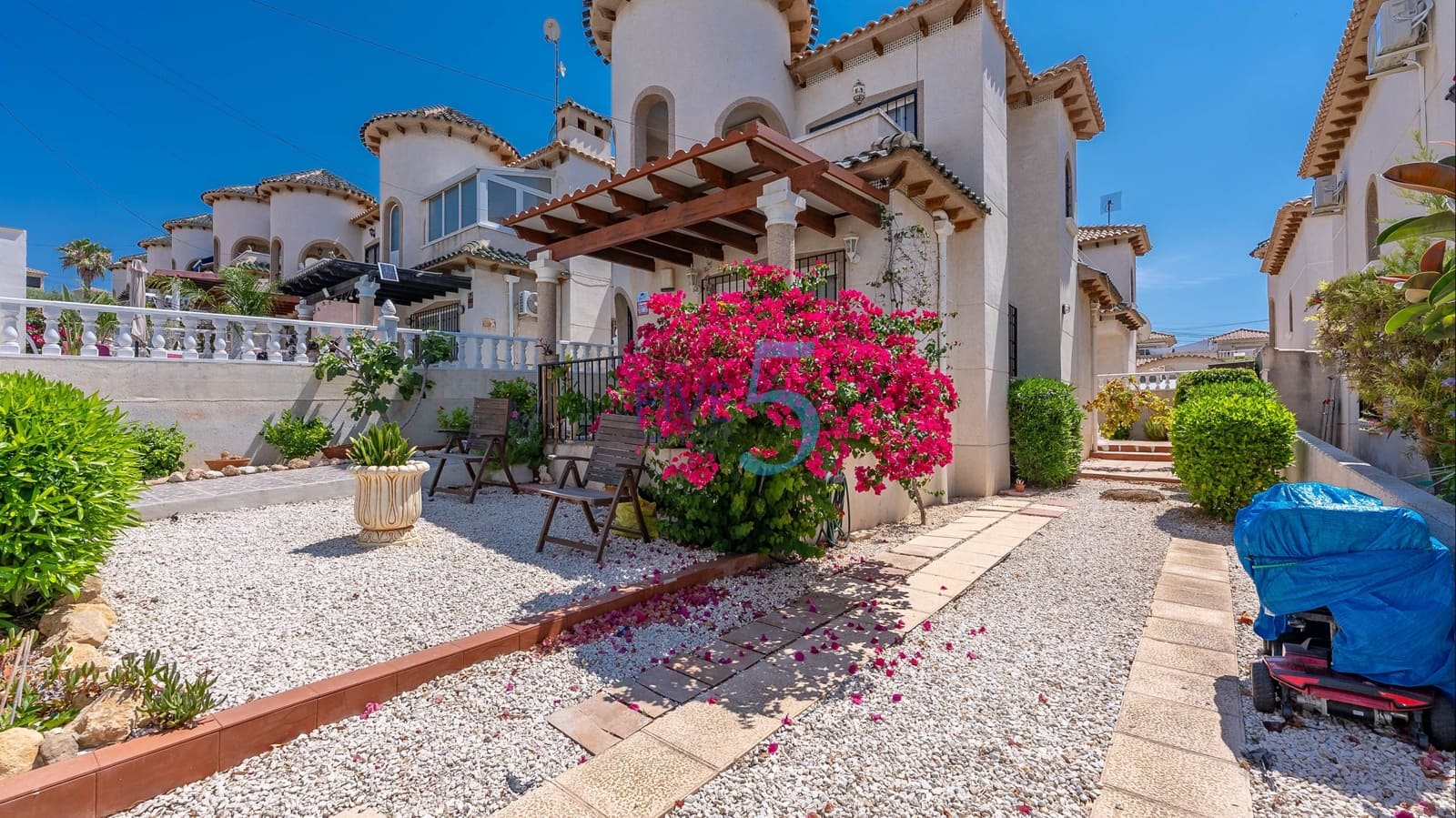 3 bedroom Villa for sale in Villamartin with garage - € 225,000 (Ref: 9805278)