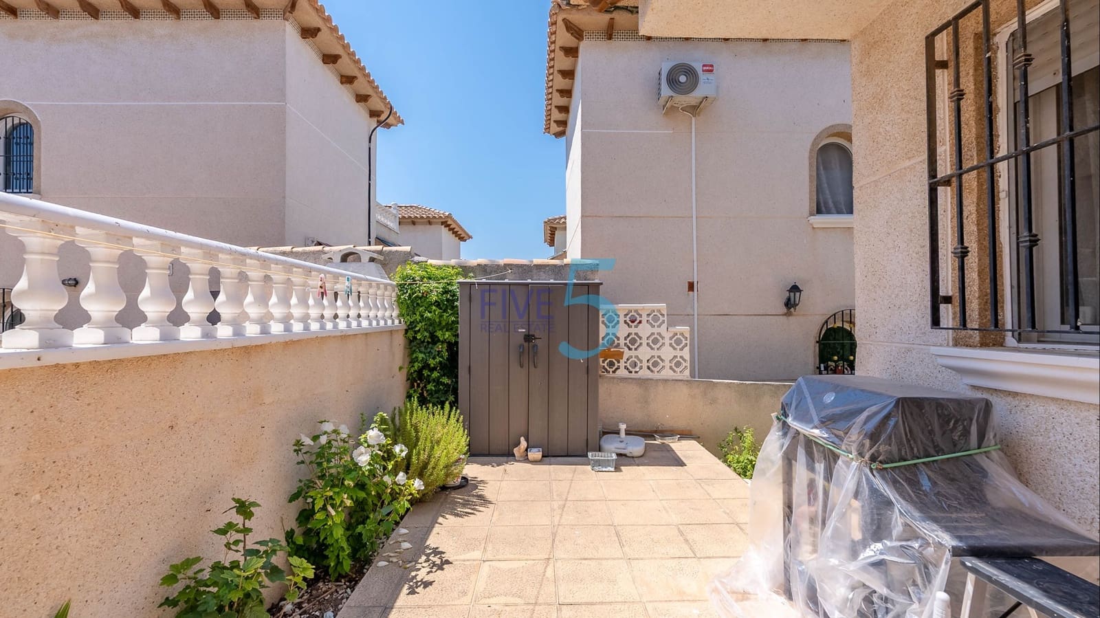 3 bedroom Villa for sale in Villamartin with garage - € 225,000 (Ref: 9805278)