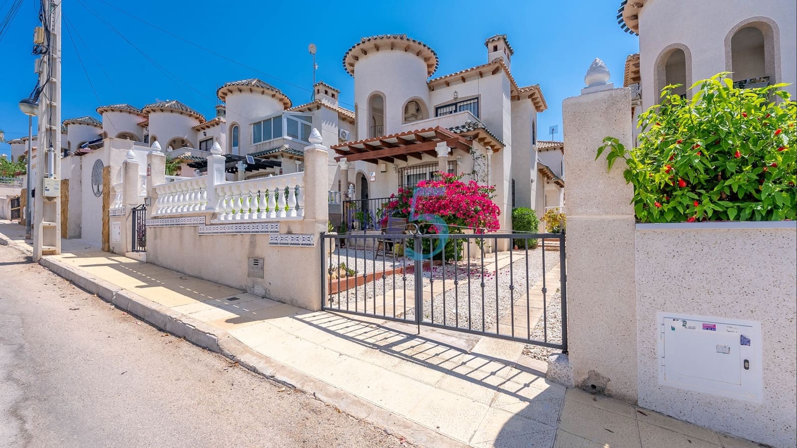 3 bedroom Villa for sale in Villamartin with garage - € 225,000 (Ref: 9805278)