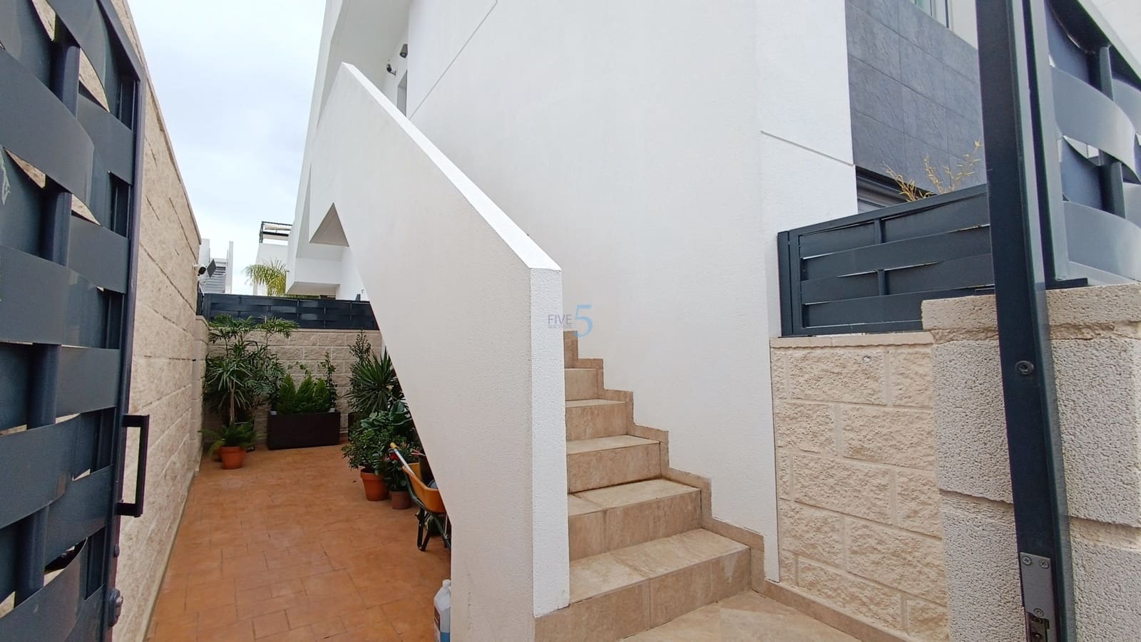 2 Zimmer Apartment zu verkaufen in Ciudad Quesada mit Pool Garage - 265.000 € (Ref: 9805463)