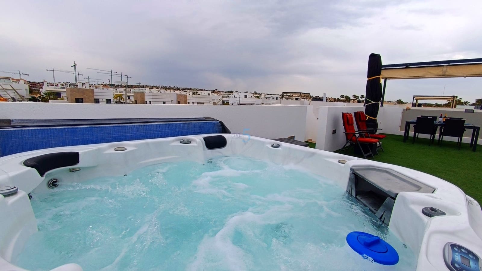 2 Zimmer Apartment zu verkaufen in Ciudad Quesada mit Pool Garage - 265.000 € (Ref: 9805463)