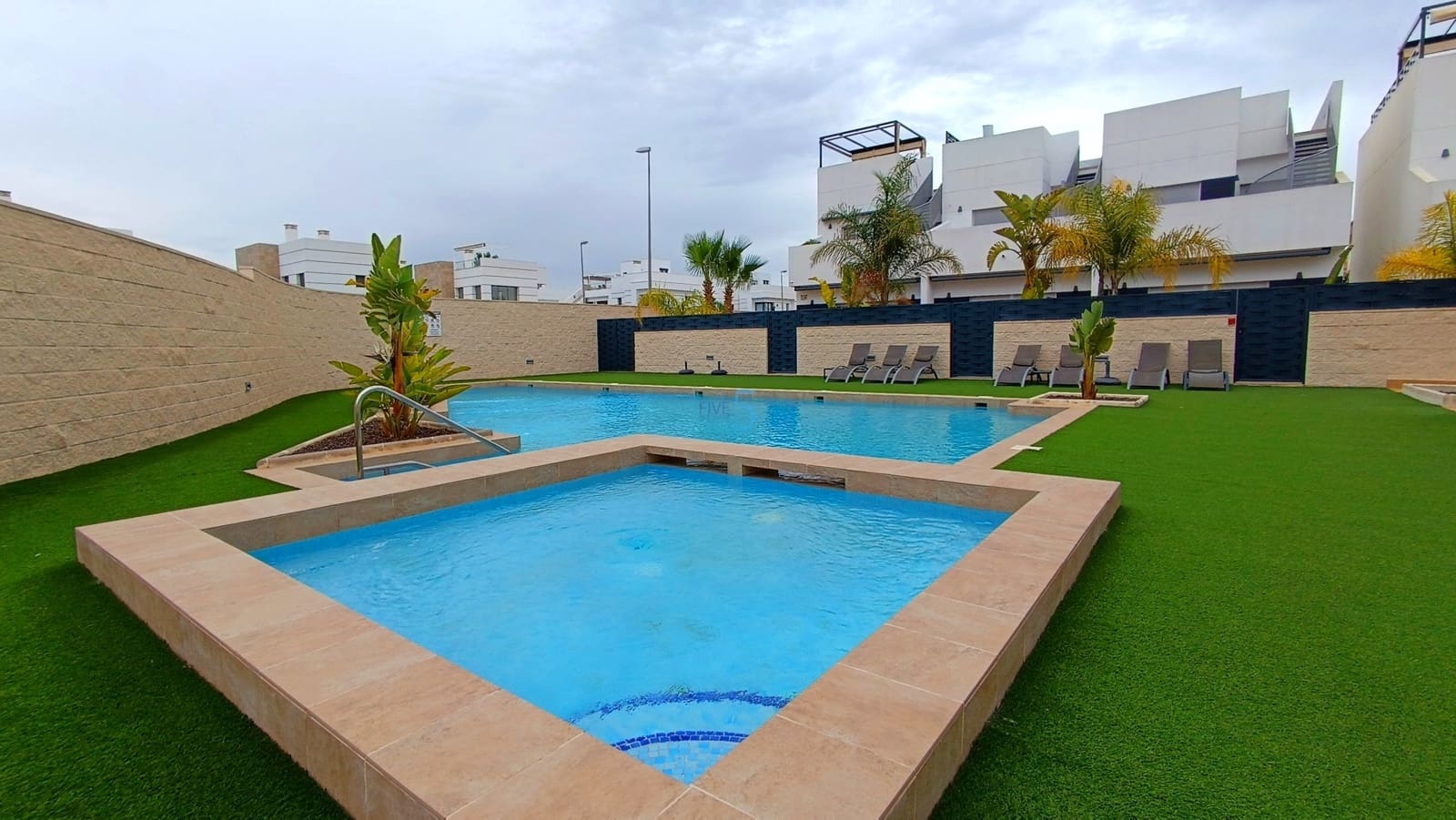 2 Zimmer Apartment zu verkaufen in Ciudad Quesada mit Pool Garage - 265.000 € (Ref: 9805463)