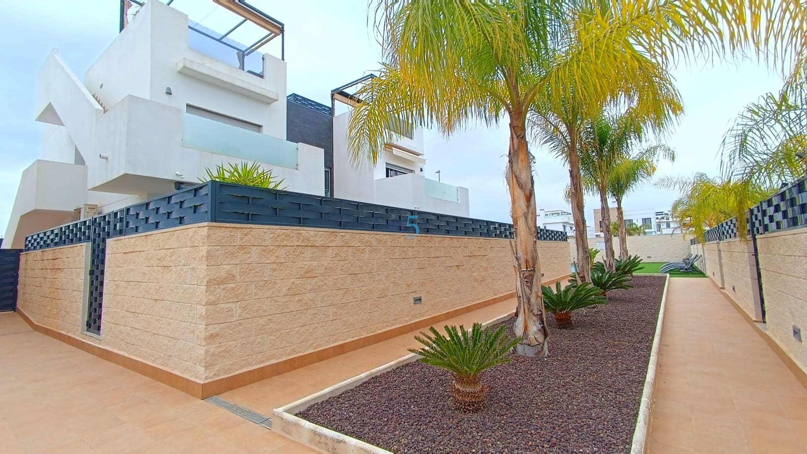 2 Zimmer Apartment zu verkaufen in Ciudad Quesada mit Pool Garage - 265.000 € (Ref: 9805463)