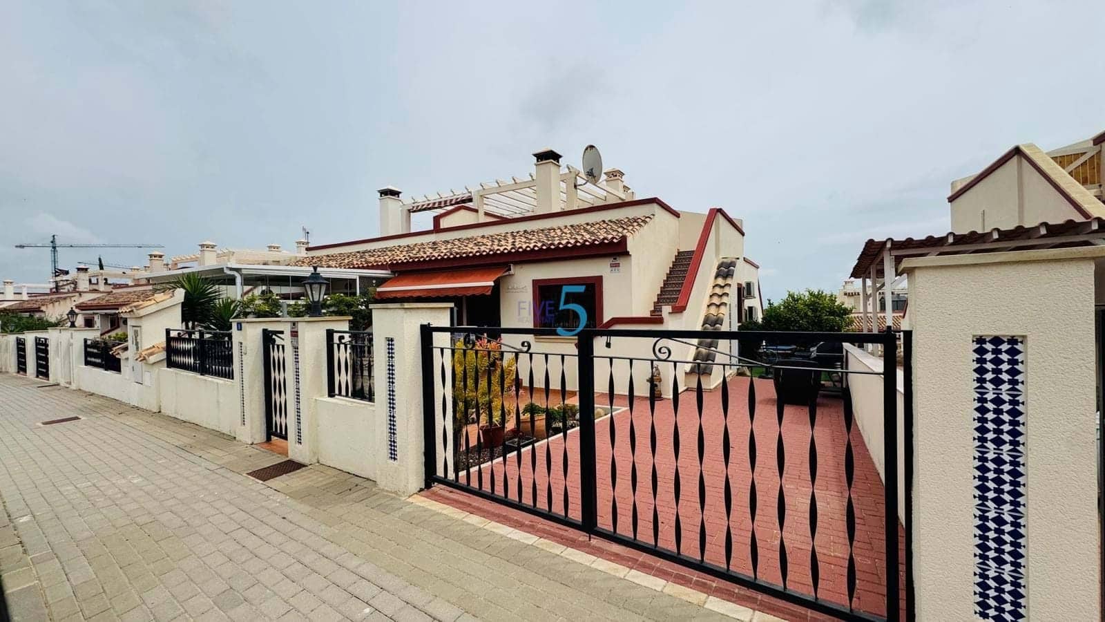 2 quarto Bungalow para venda em San Miguel de Salinas com piscina garagem - 174 000 € (Ref: 9807197)