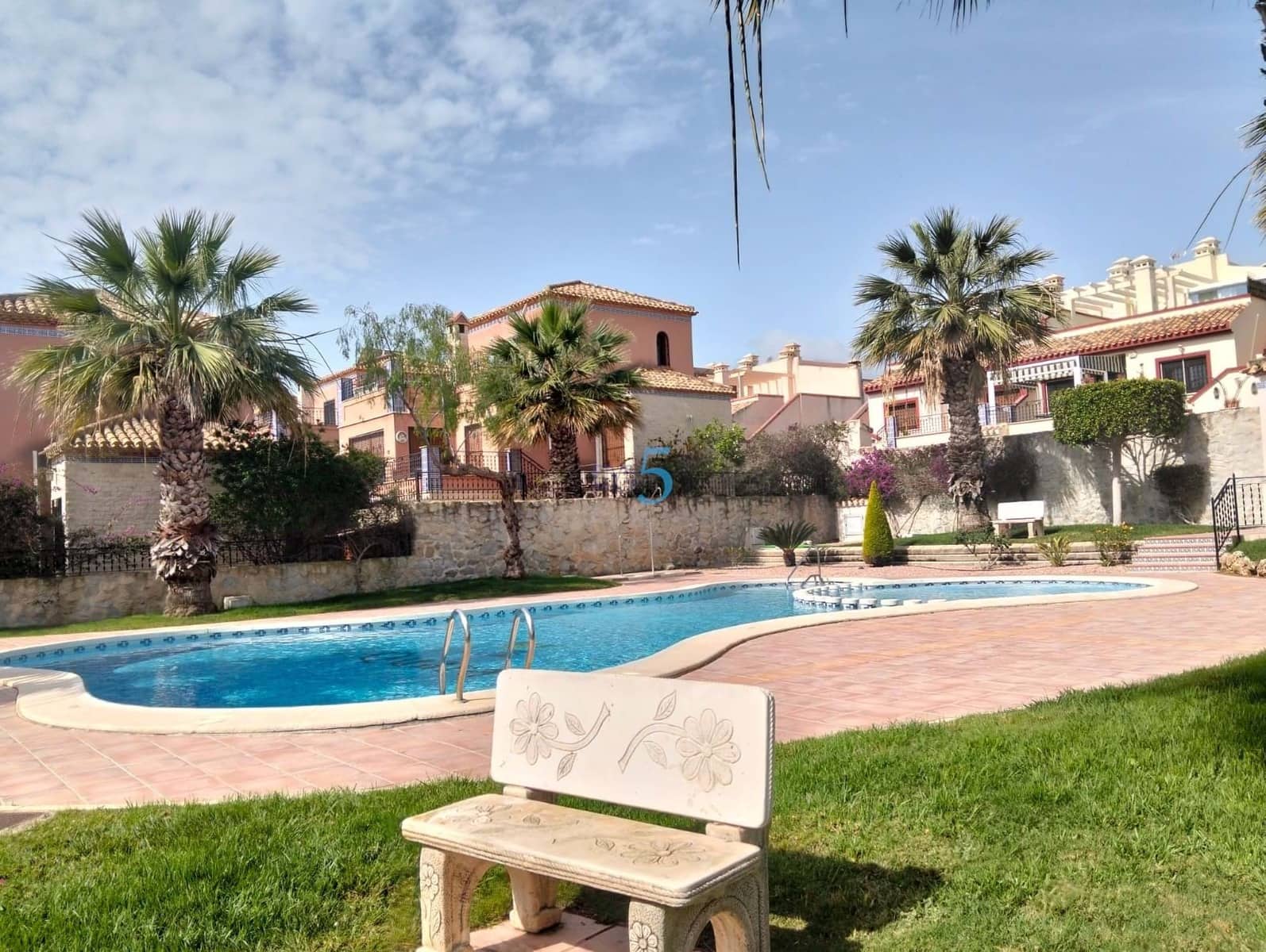 2 quarto Bungalow para venda em San Miguel de Salinas com piscina garagem - 174 000 € (Ref: 9807197)