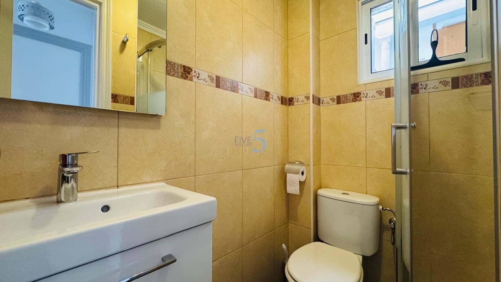 Casa de 1 habitación en Torrevieja en venta con garaje - 145.000 € (Ref: 9807198)