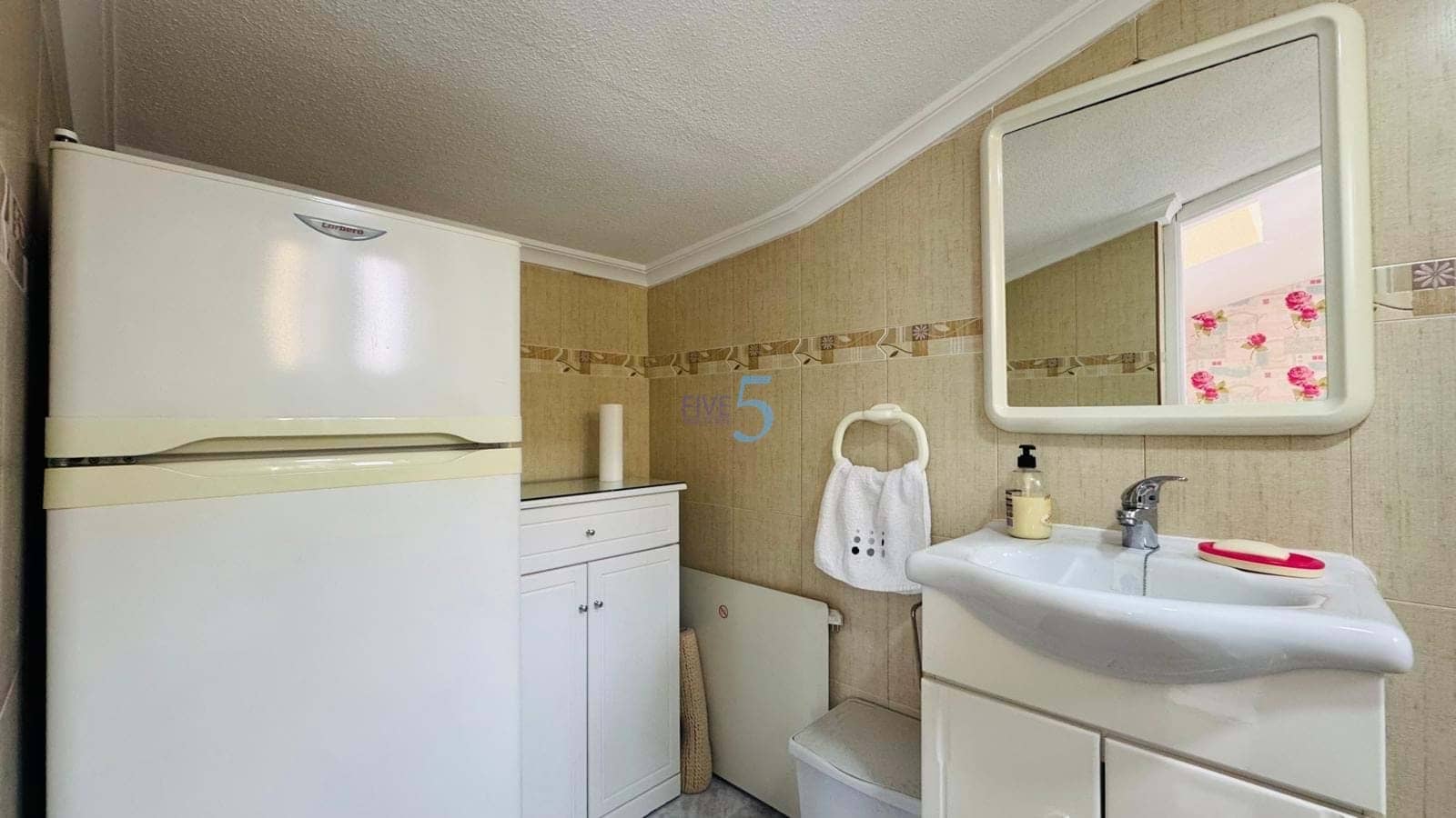 Casa de 1 habitación en Torrevieja en venta con garaje - 145.000 € (Ref: 9807198)