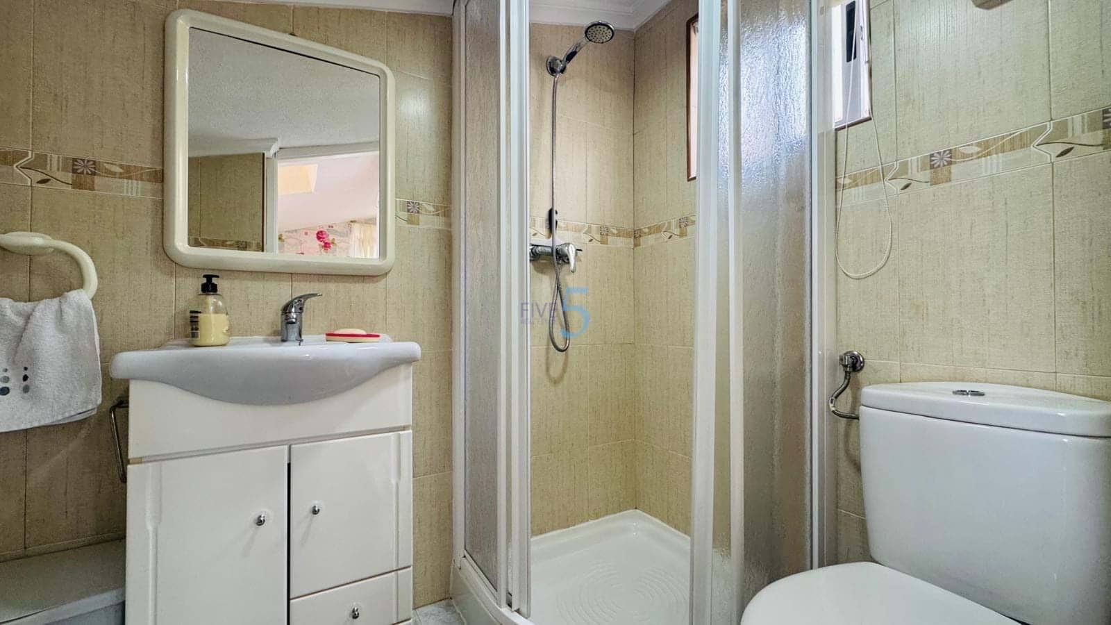 Casa de 1 habitación en Torrevieja en venta con garaje - 145.000 € (Ref: 9807198)