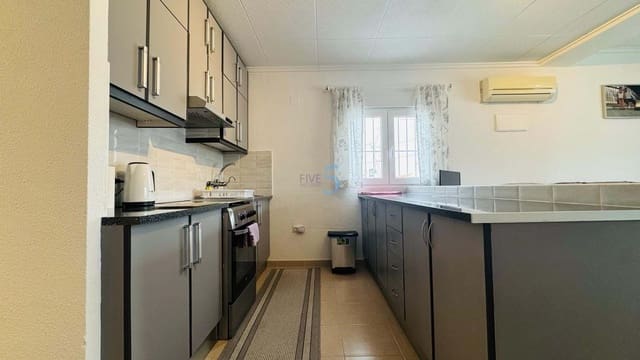 Casa de 1 habitación en Torrevieja en venta con garaje - 145.000 € (Ref: 9807198)