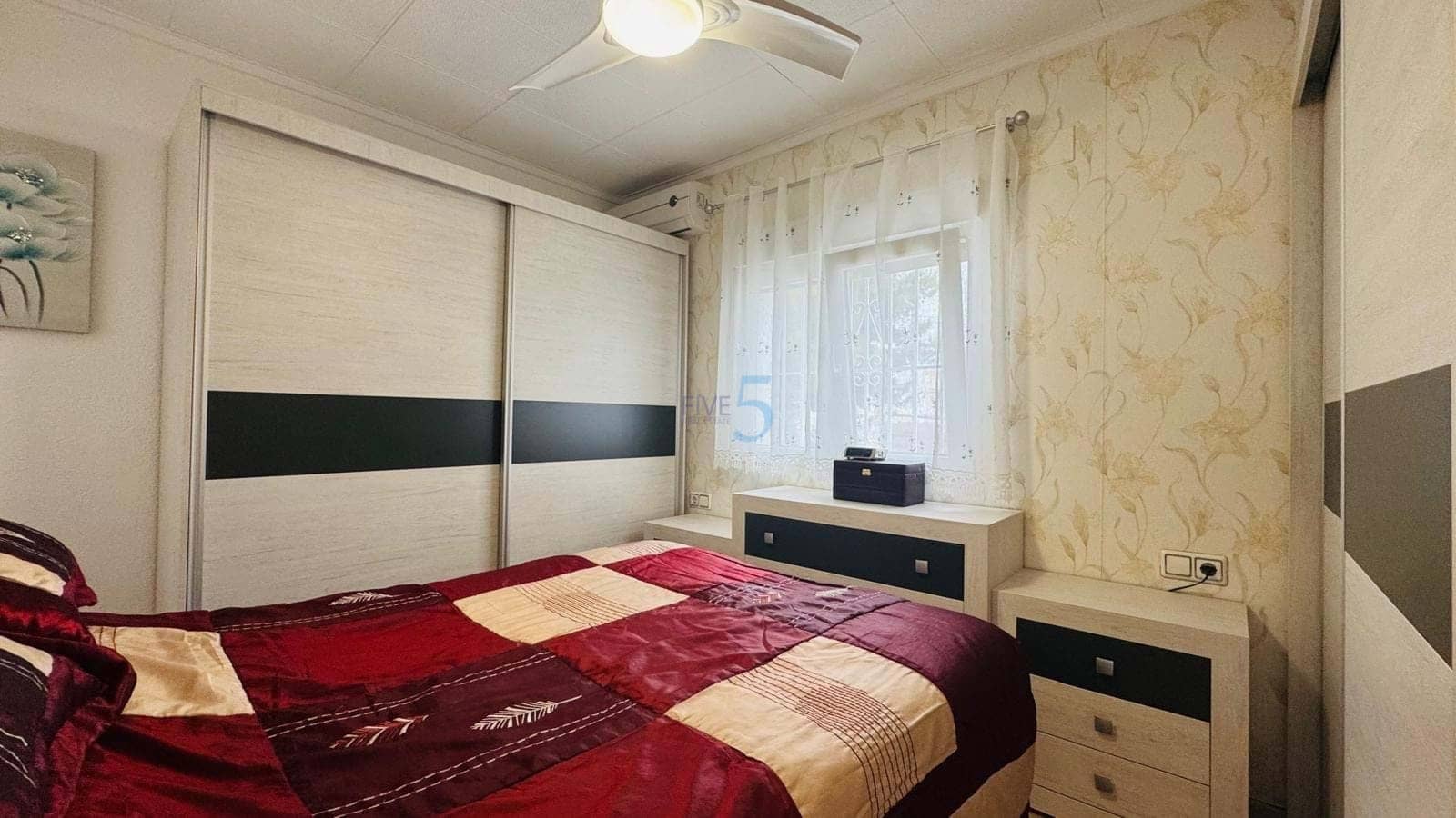 Casa de 1 habitación en Torrevieja en venta con garaje - 145.000 € (Ref: 9807198)