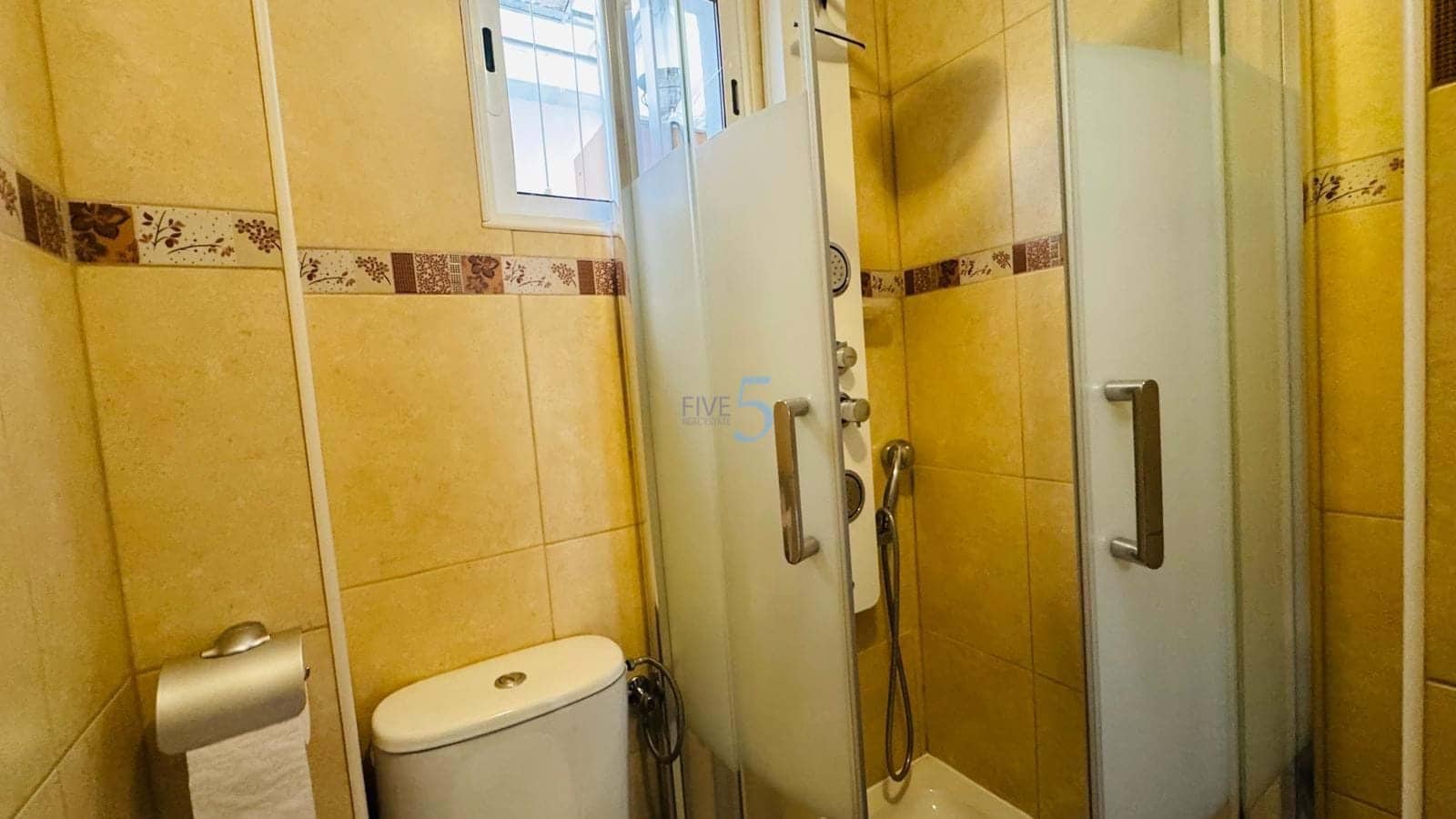 Casa de 1 habitación en Torrevieja en venta con garaje - 145.000 € (Ref: 9807198)