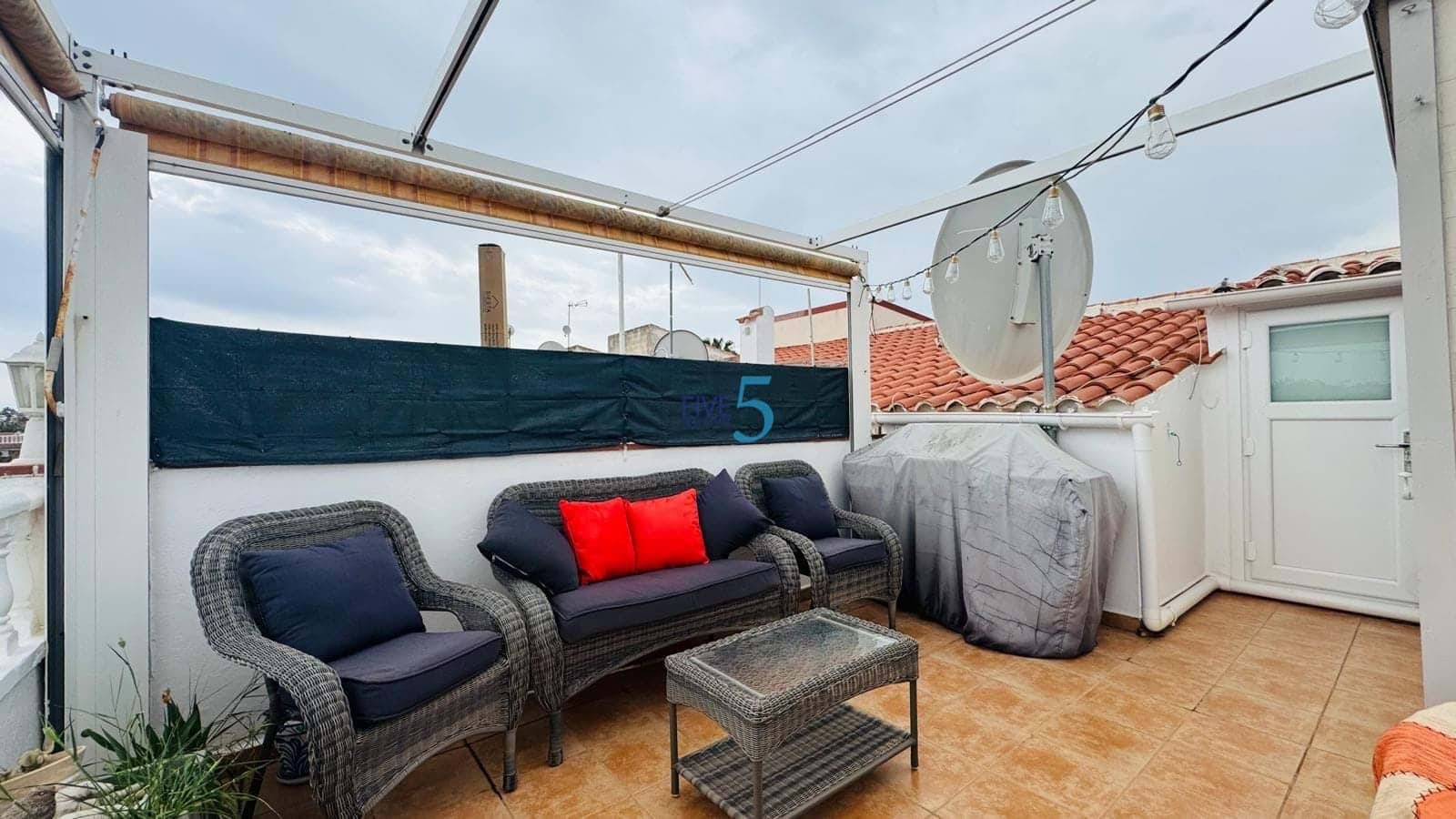 Casa de 1 habitación en Torrevieja en venta con garaje - 145.000 € (Ref: 9807198)