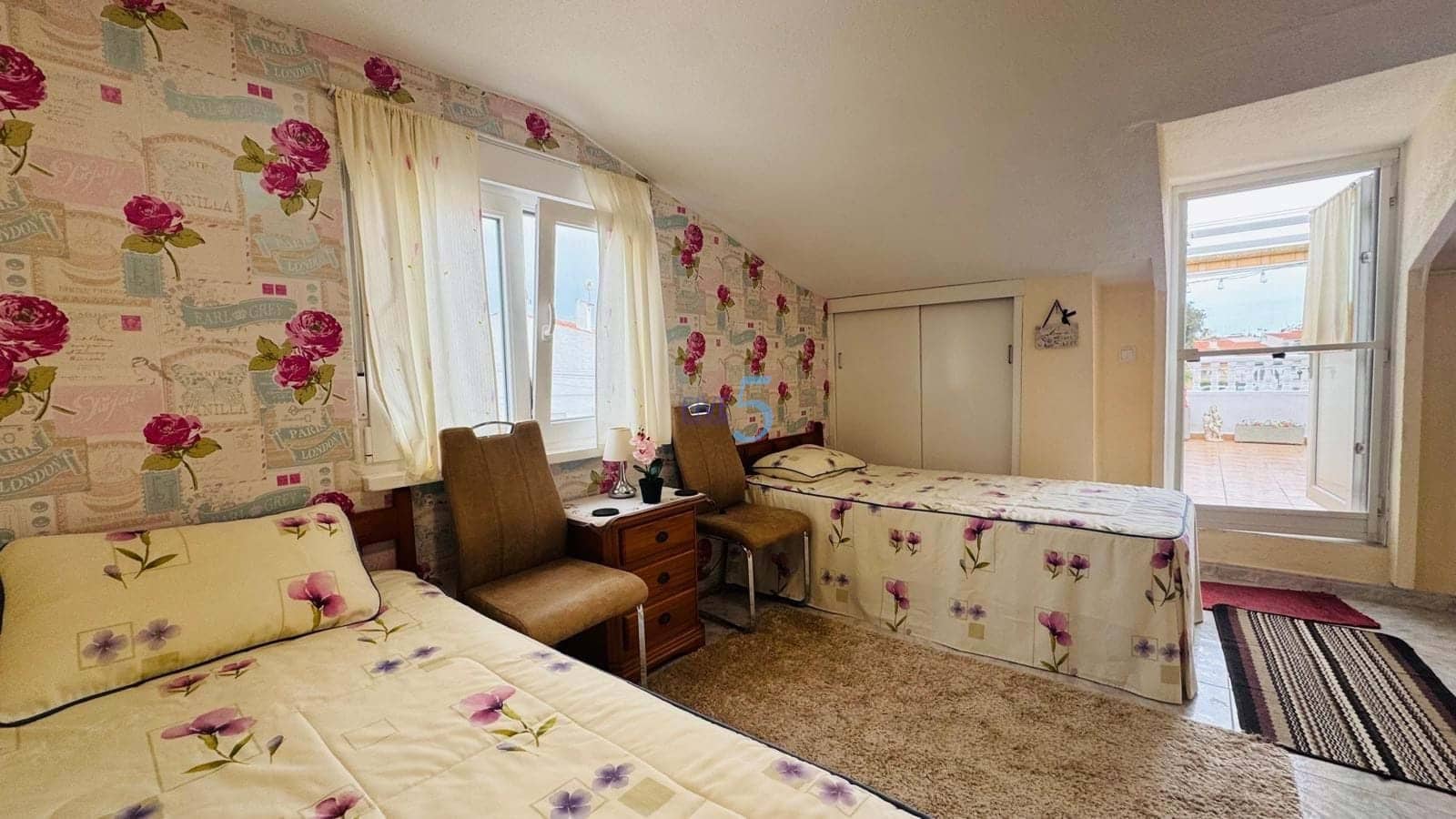 Casa de 1 habitación en Torrevieja en venta con garaje - 145.000 € (Ref: 9807198)