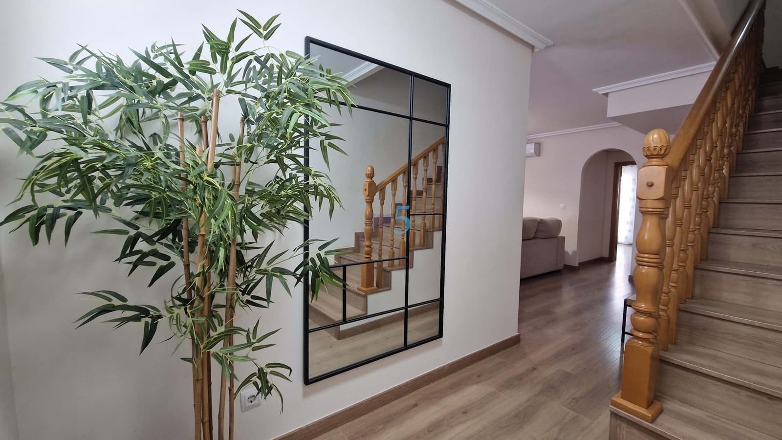 4 makuuhuone Omakotitalo myytävänä paikassa San Javier mukana 
autotalli - 380 000 € (Ref: 9807199)