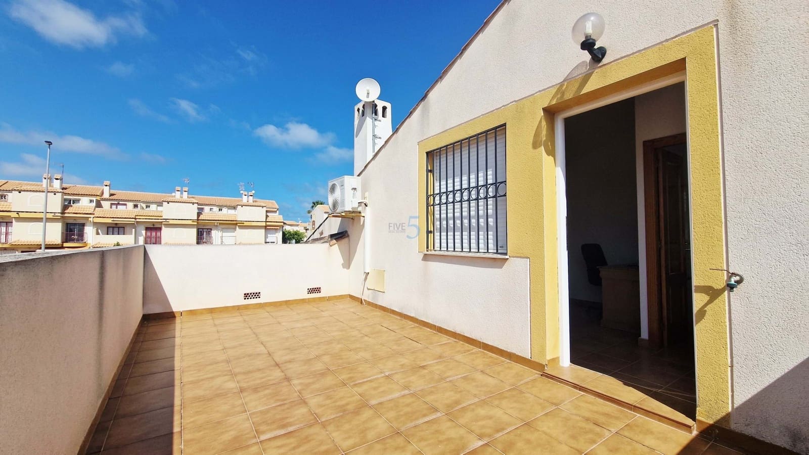 3 chambre Bungalow à vendre à Torre de la Horadada avec piscine garage - 320 000 € (Ref: 9807200)