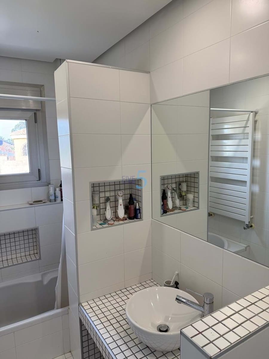 5 Zimmer Villa zu verkaufen in Torrevieja mit Pool Garage - 980.000 € (Ref: 9808601)