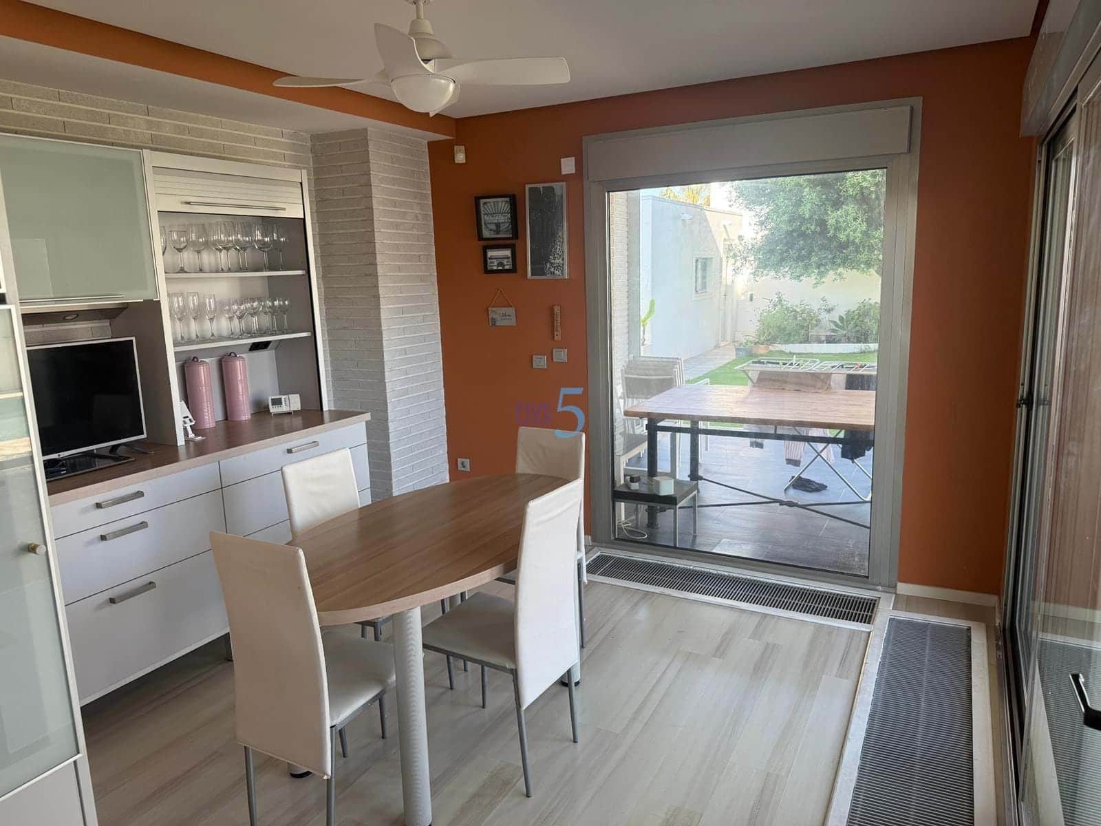 5 Zimmer Villa zu verkaufen in Torrevieja mit Pool Garage - 980.000 € (Ref: 9808601)