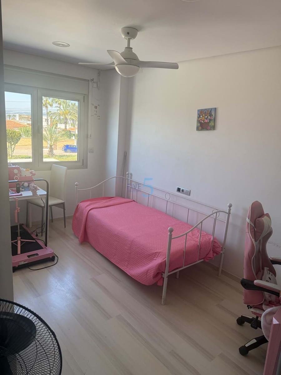 5 Zimmer Villa zu verkaufen in Torrevieja mit Pool Garage - 980.000 € (Ref: 9808601)