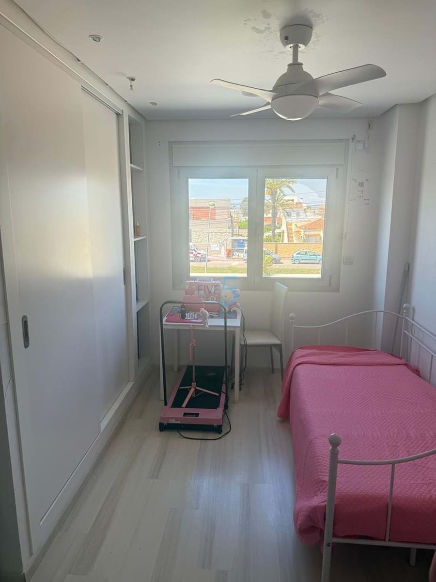 5 Zimmer Villa zu verkaufen in Torrevieja mit Pool Garage - 980.000 € (Ref: 9808601)