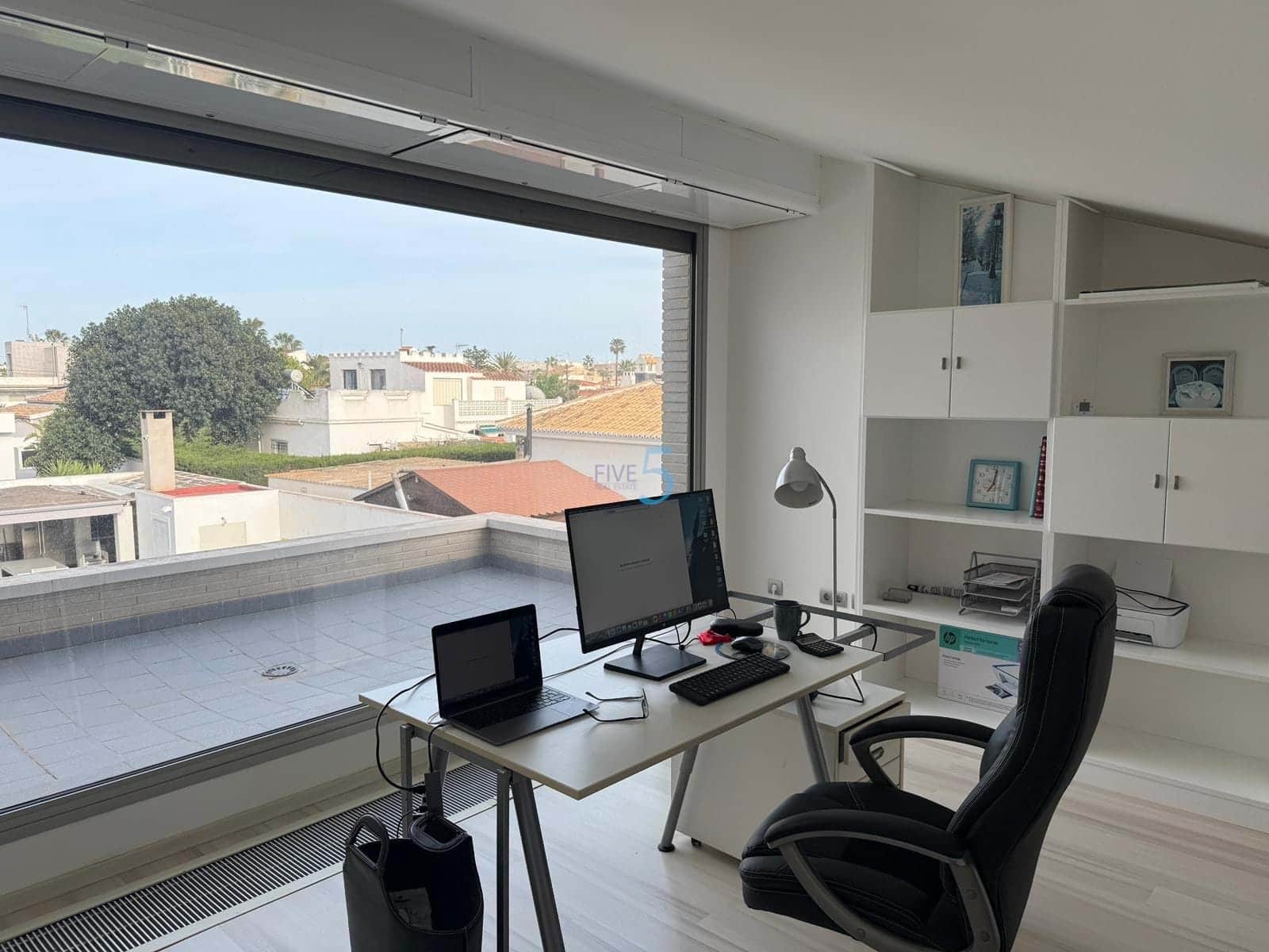 5 Zimmer Villa zu verkaufen in Torrevieja mit Pool Garage - 980.000 € (Ref: 9808601)