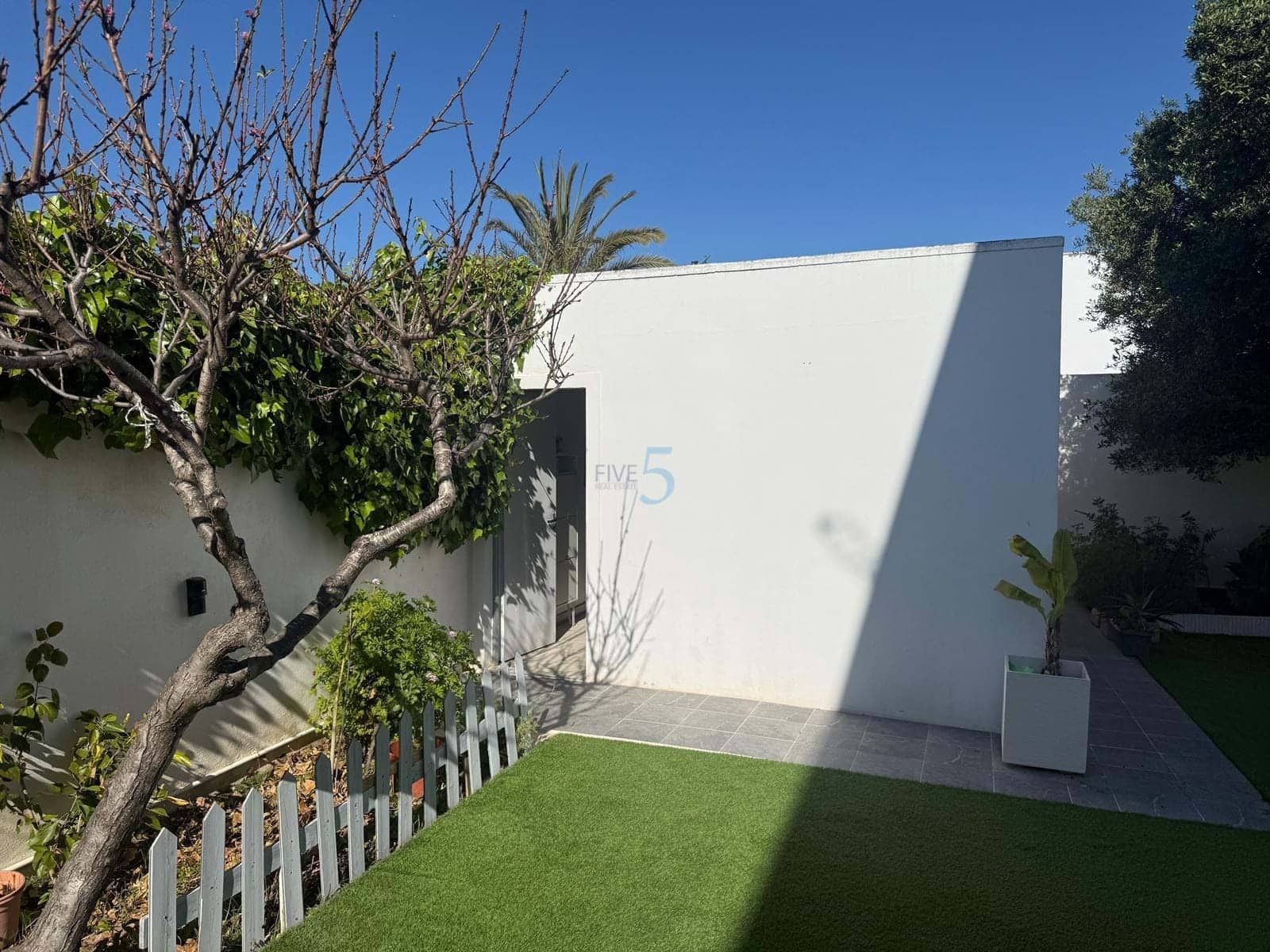 5 Zimmer Villa zu verkaufen in Torrevieja mit Pool Garage - 980.000 € (Ref: 9808601)