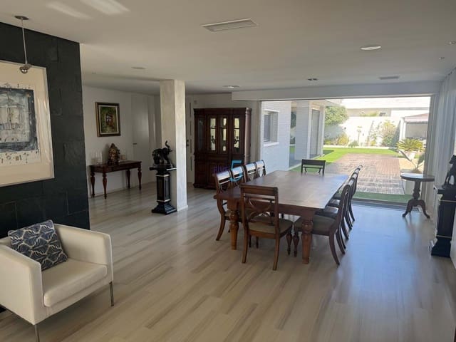 5 Zimmer Villa zu verkaufen in Torrevieja mit Pool Garage - 980.000 € (Ref: 9808601)