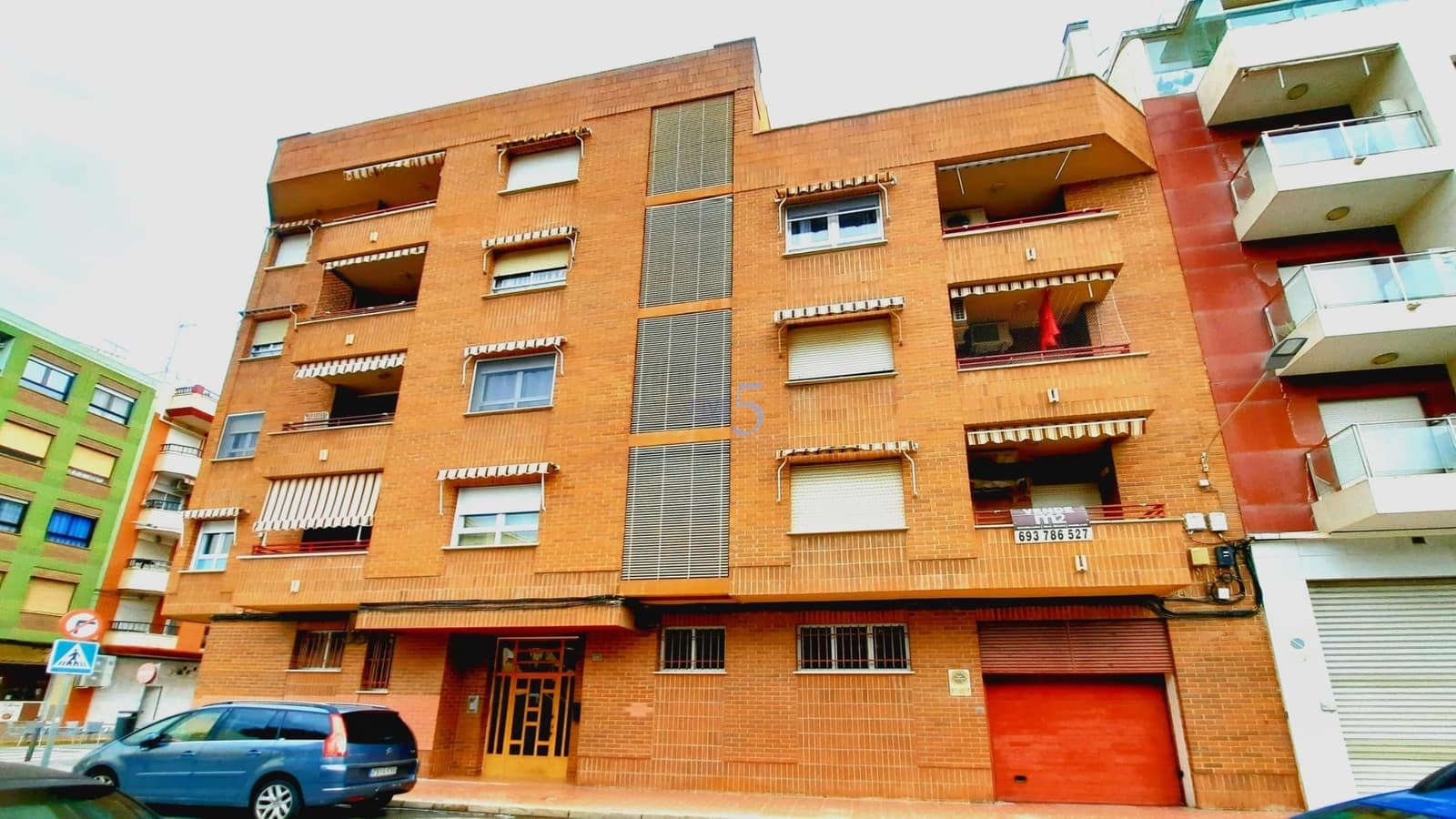 4 chambre Appartement à vendre à Guardamar del Segura avec garage - 215 000 € (Ref: 9812612)