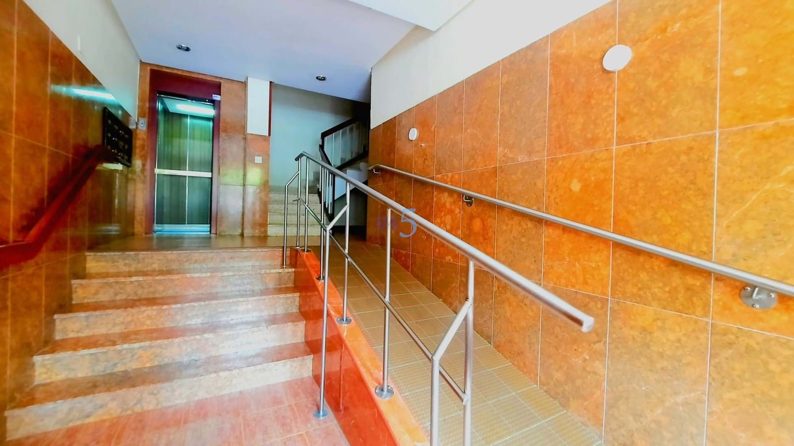 4 chambre Appartement à vendre à Guardamar del Segura avec garage - 215 000 € (Ref: 9812612)