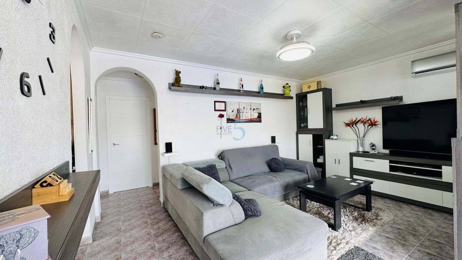 2 soveværelse Villa til salg i Torrevieja med swimmingpool garage - € 279.000 (Ref: 9814648)