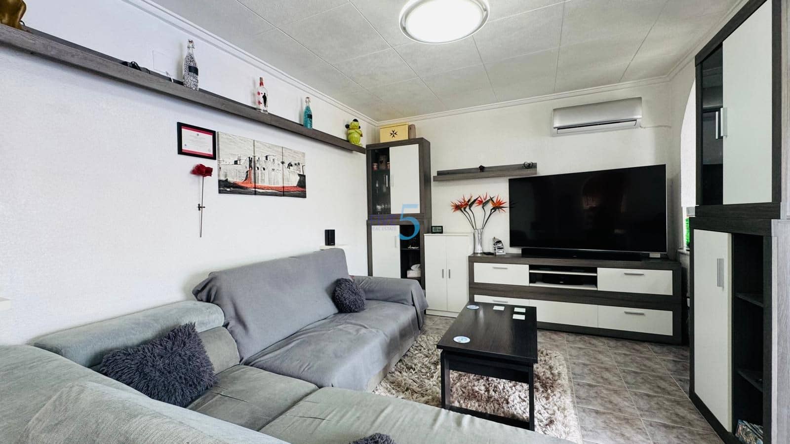 2 soveværelse Villa til salg i Torrevieja med swimmingpool garage - € 279.000 (Ref: 9814648)