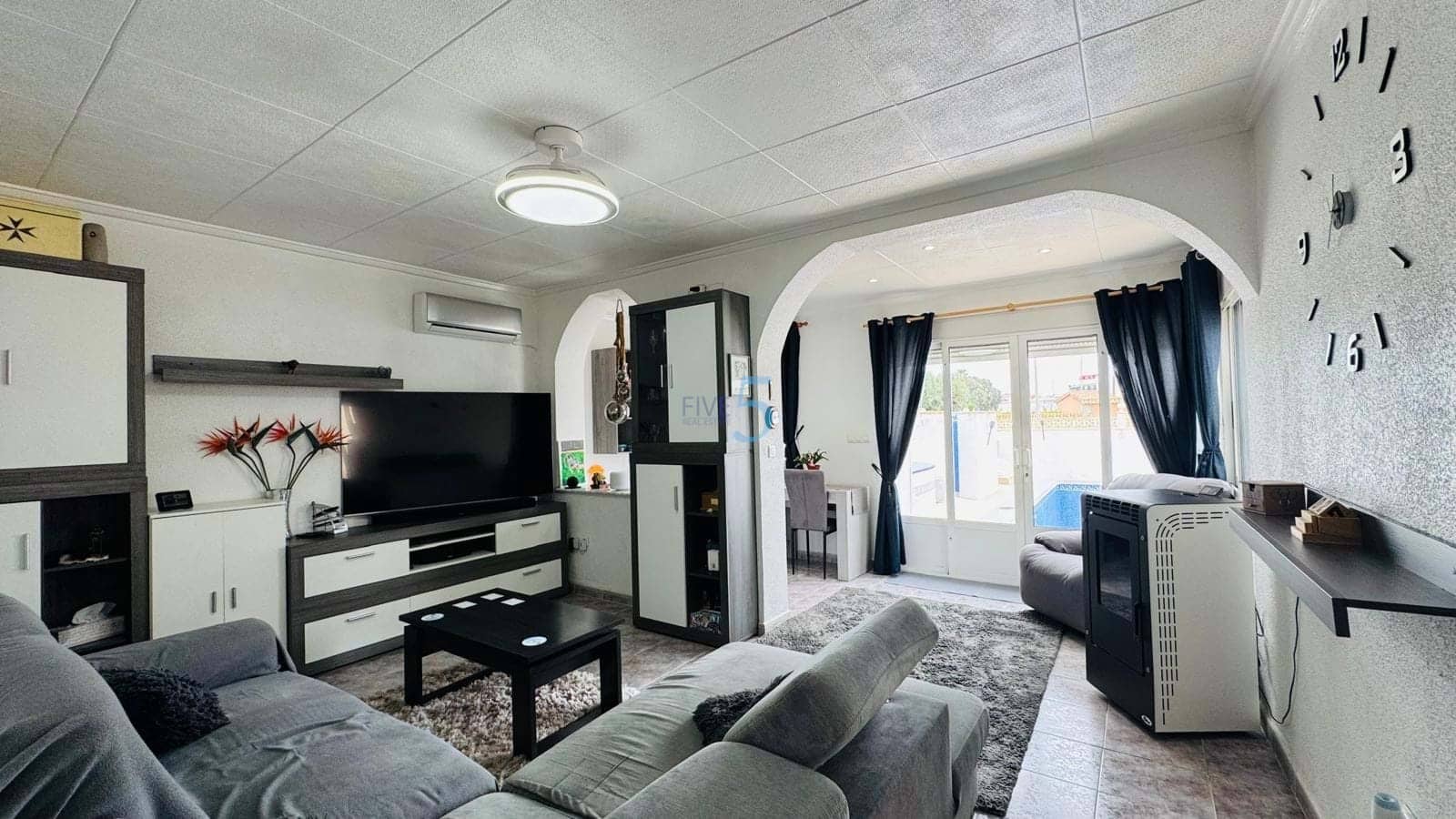 2 soveværelse Villa til salg i Torrevieja med swimmingpool garage - € 279.000 (Ref: 9814648)
