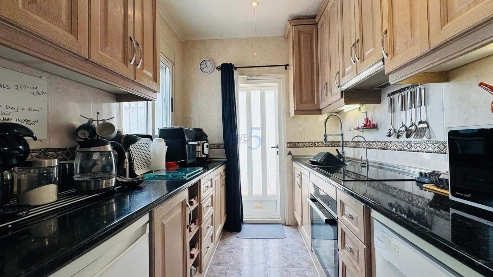 2 soveværelse Villa til salg i Torrevieja med swimmingpool garage - € 279.000 (Ref: 9814648)