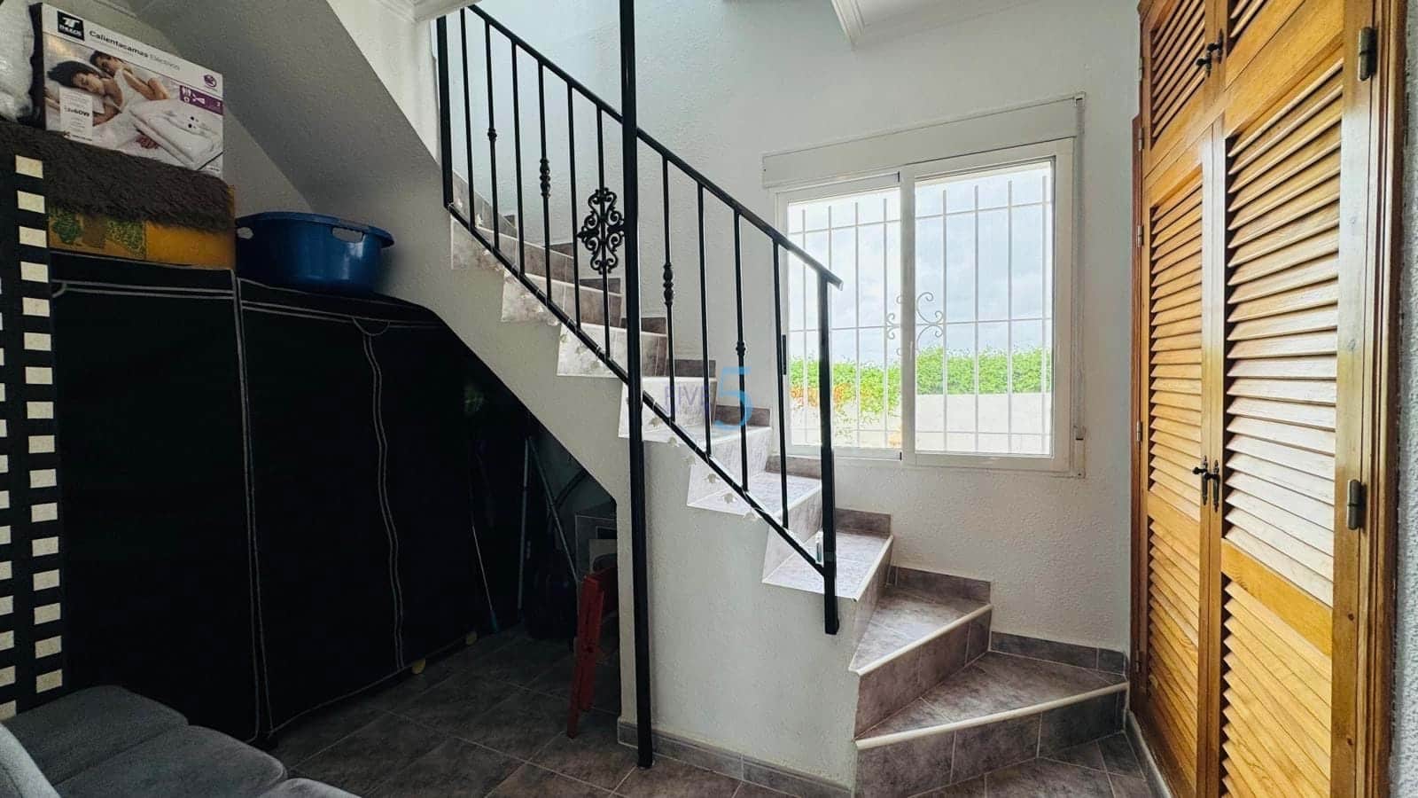 2 soveværelse Villa til salg i Torrevieja med swimmingpool garage - € 279.000 (Ref: 9814648)