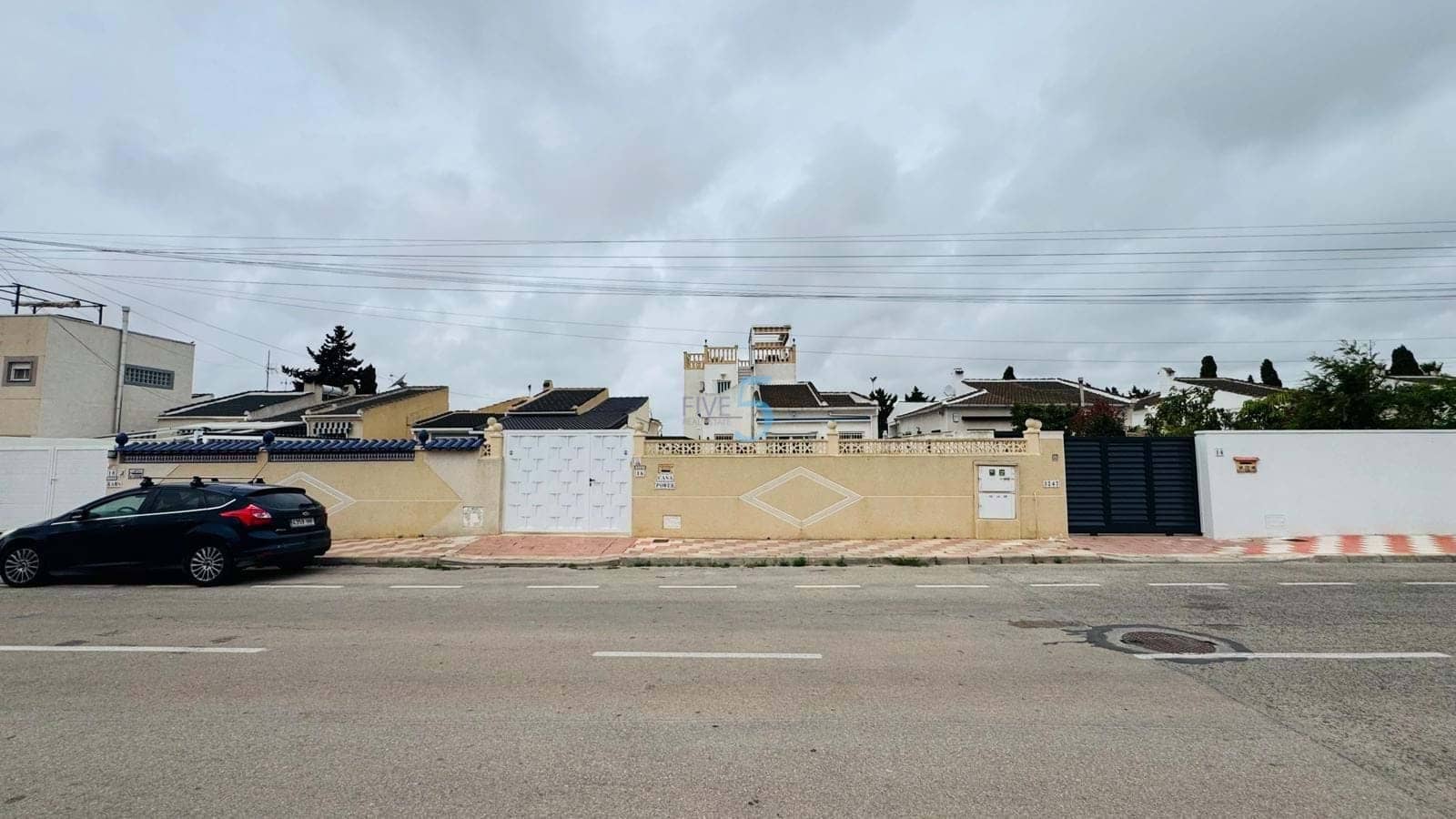 2 soveværelse Villa til salg i Torrevieja med swimmingpool garage - € 279.000 (Ref: 9814648)