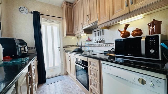 2 soveværelse Villa til salg i Torrevieja med swimmingpool garage - € 279.000 (Ref: 9814648)