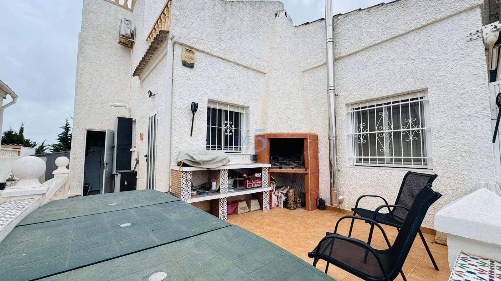 2 soveværelse Villa til salg i Torrevieja med swimmingpool garage - € 279.000 (Ref: 9814648)