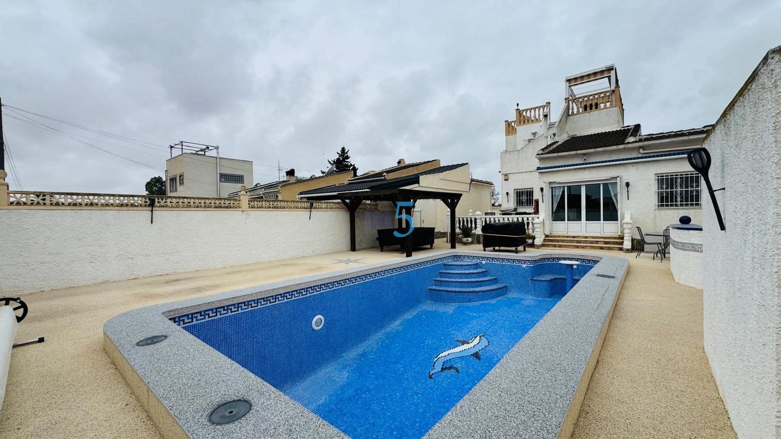 2 soveværelse Villa til salg i Torrevieja med swimmingpool garage - € 279.000 (Ref: 9814648)