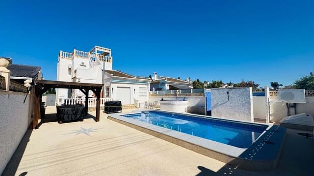 2 makuuhuone Huvila myytävänä paikassa Torrevieja mukana uima-altaan 
autotalli - 279 000 € (Ref: 9814648)