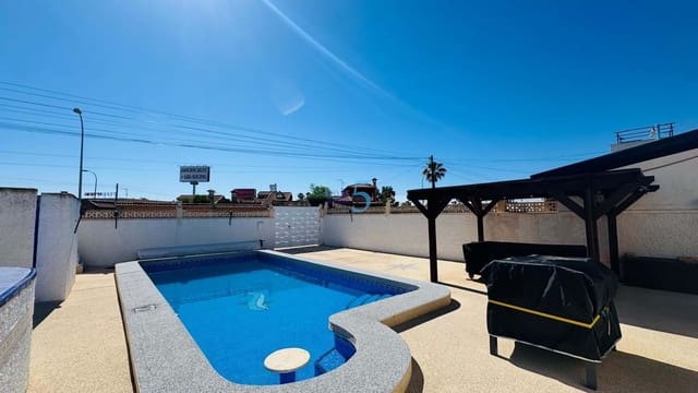 2 makuuhuone Huvila myytävänä paikassa Torrevieja mukana uima-altaan 
autotalli - 279 000 € (Ref: 9814648)