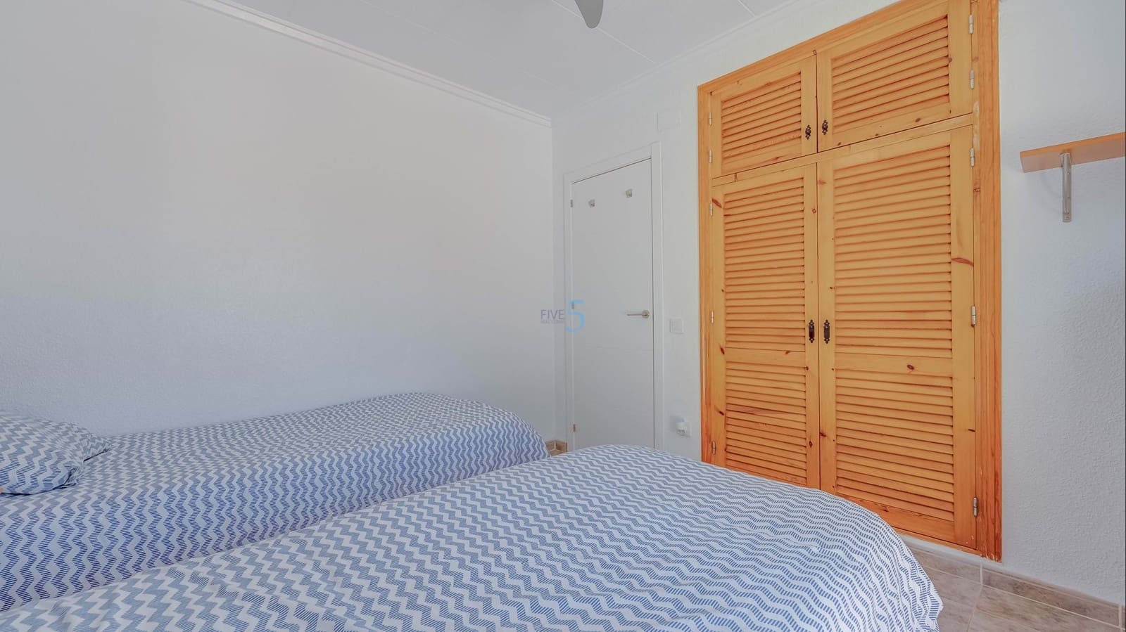 Chalet de 2 habitaciones en Torrevieja en venta con piscina garaje - 279.000 € (Ref: 9814648)