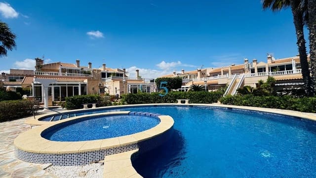 2 soveværelse Lejlighed til salg i Playa Flamenca, Orihuela med swimmingpool - € 226.000 (Ref: 9815246)