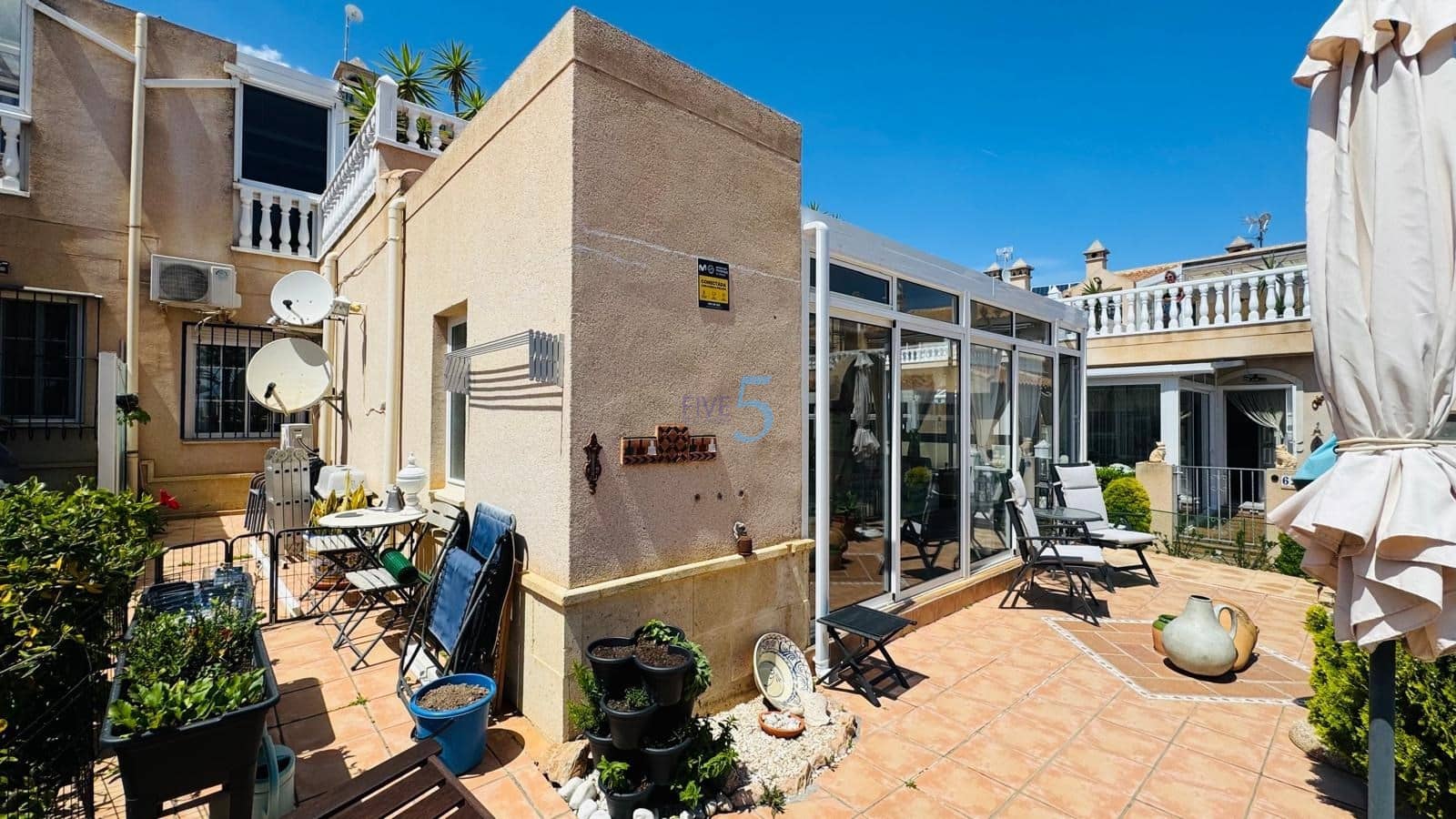 2 soveværelse Lejlighed til salg i Playa Flamenca med swimmingpool - € 226.000 (Ref: 9815246)