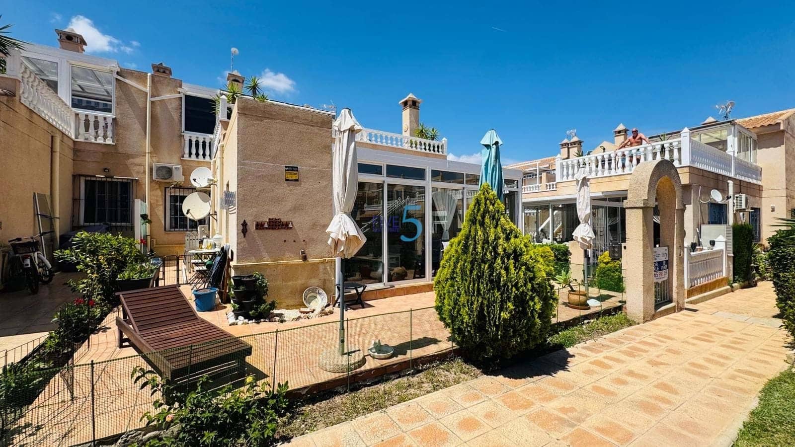 2 soveværelse Lejlighed til salg i Playa Flamenca med swimmingpool - € 226.000 (Ref: 9815246)