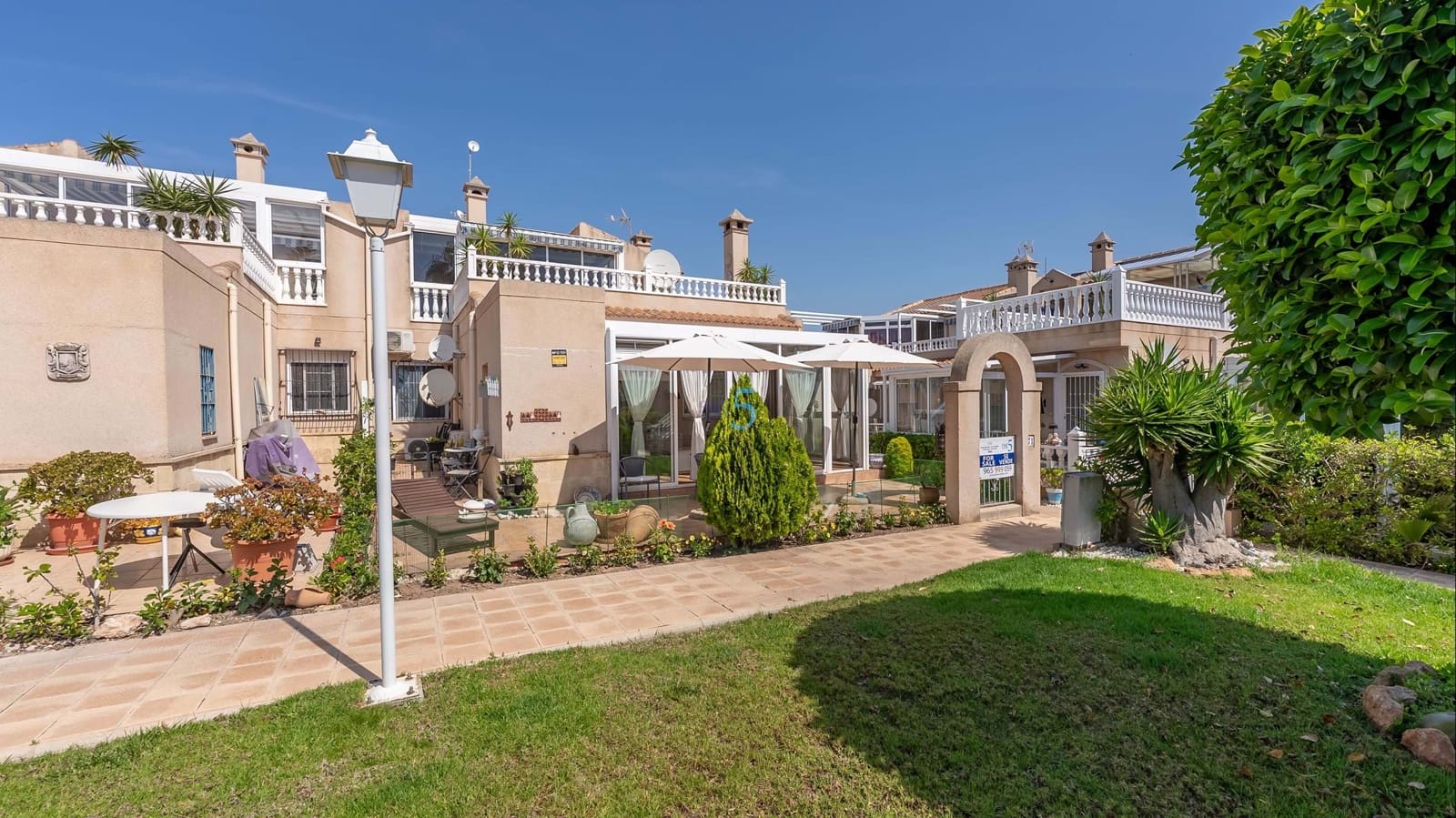 2 slaapkamer Appartement te koop in Playa Flamenca met zwembad - € 219.000 (Ref: 9815246)